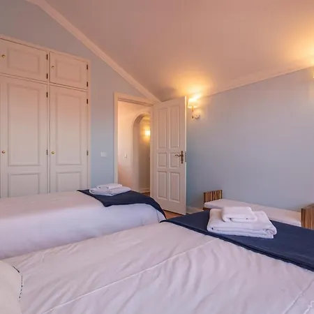 Luxury Colina Park *