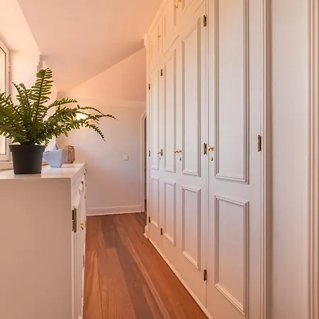 Luxury Colina Park Apartment