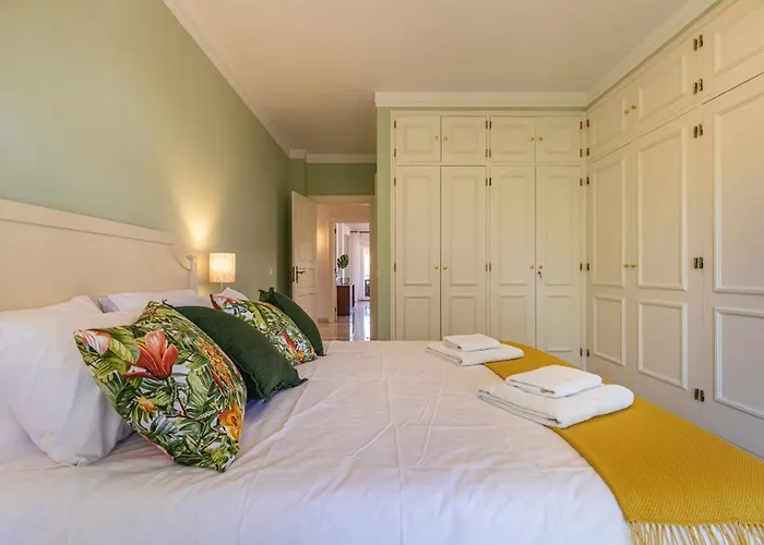 Luxury Colina Park * كاسكايس