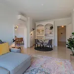 Luxury Colina Park Apartment *